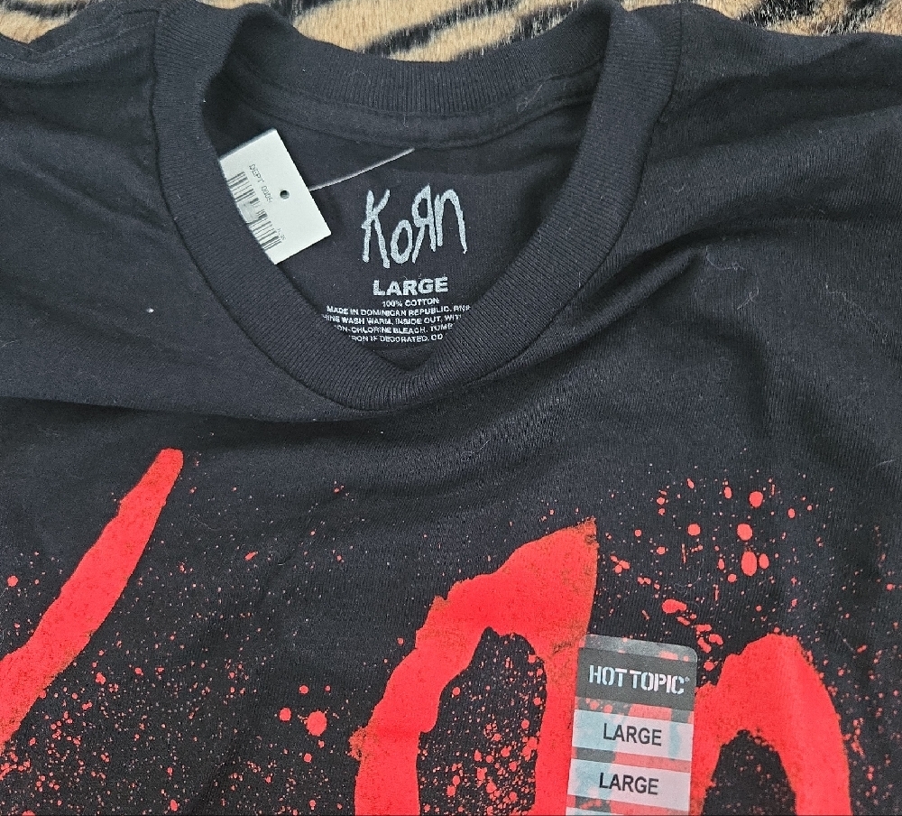Black T-Shirt with Red Graphic - Picture 4 of 4